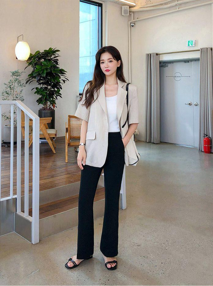 Áo blazer kết hợp với quần ống suông