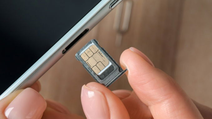 Hướng dẫn cách tháo lắp sim iPhone đúng kỹ thuật tại nhà