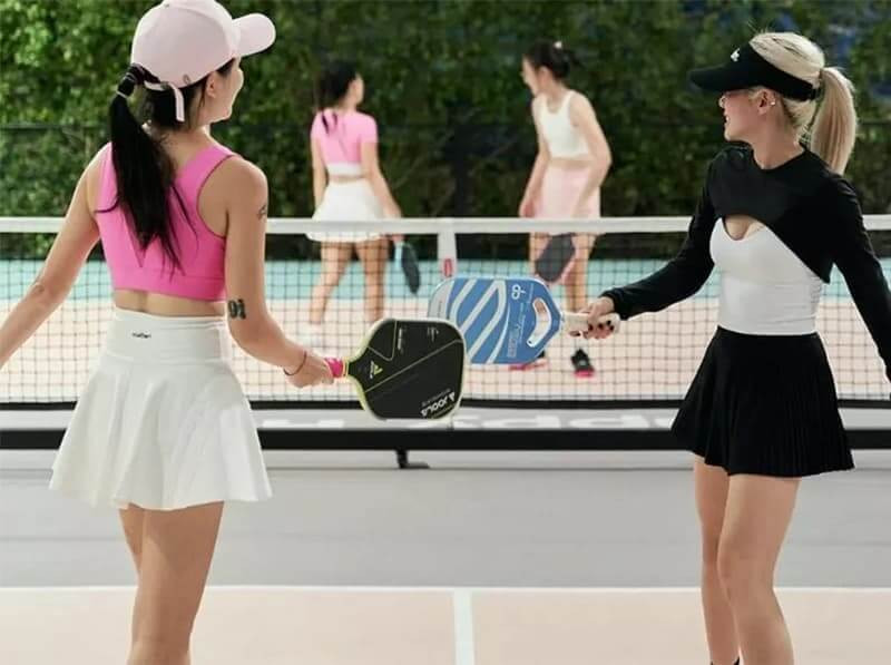 Các phụ kiện Áo và quần/váy chơi Pickleball