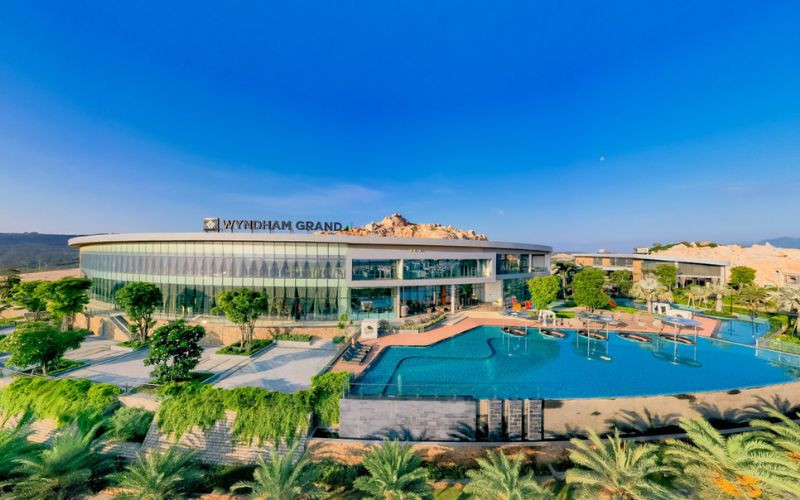 Khách sạn Wyndham Grand Cam Ranh