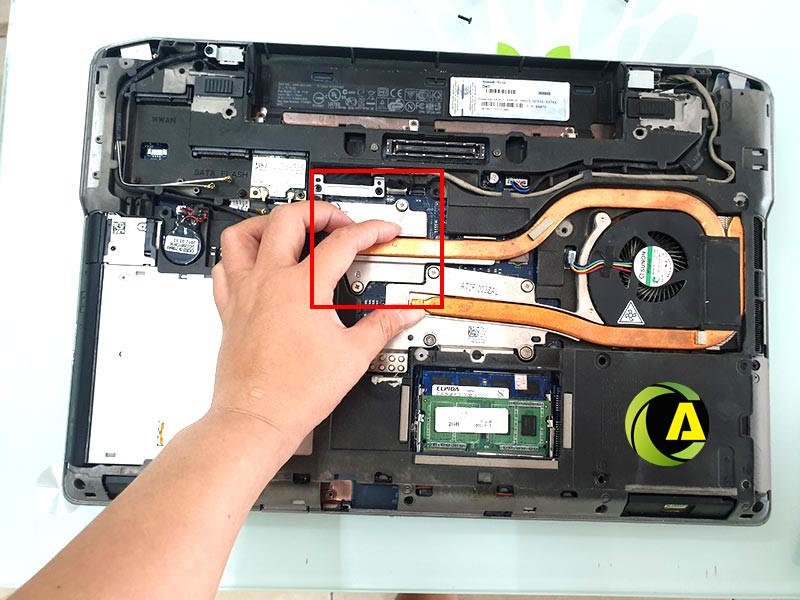 L&aacute;&ordm;&macr;p Card R&aacute;&raquo;&#157;i Cho Laptop N&Atilde;&ordf;n Hay Kh&Atilde;&acute;ng N&Atilde;&ordf;n?