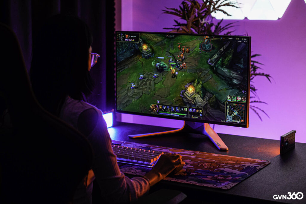 Hình ảnh gameplay Liên Minh Huyền Thoại trên Alienware AW2721D