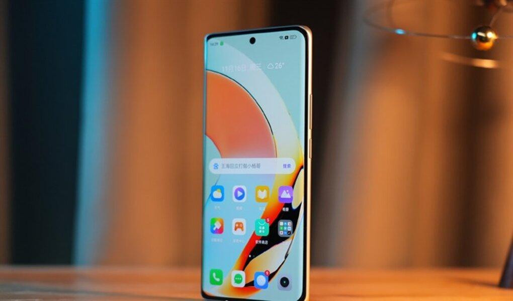 Màn hình sắc nét của Realme 10 Pro+