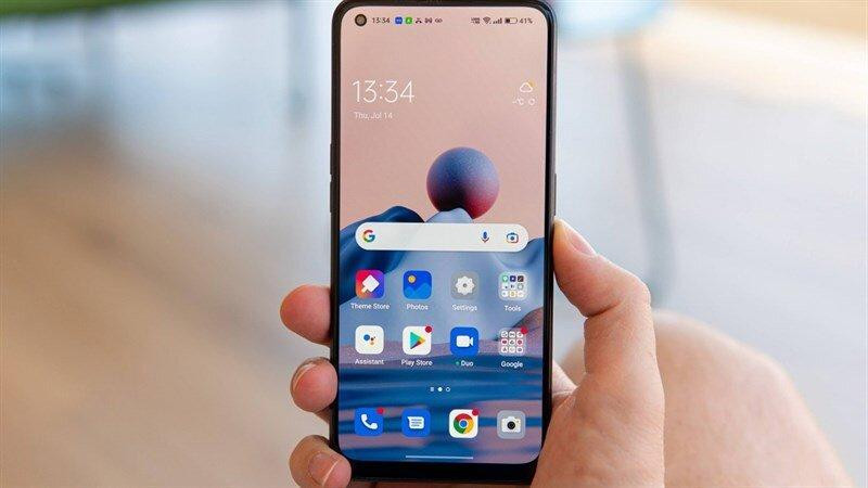 Mặt trước OPPO Reno8