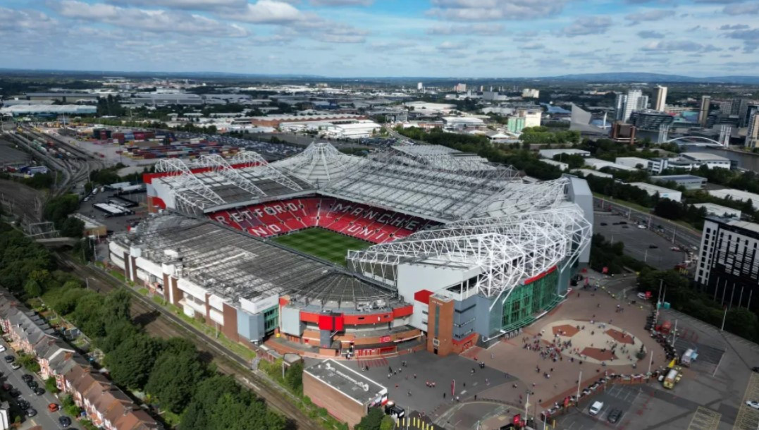 Old Trafford lịch sử và mục tiêu mới