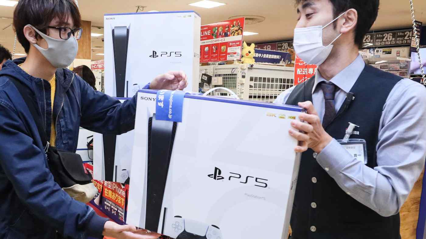 Sony đã bán 10 triệu máy PS5 nhưng game thủ Việt tìm đỏ mắt vẫn không mua được hàng chính hãng