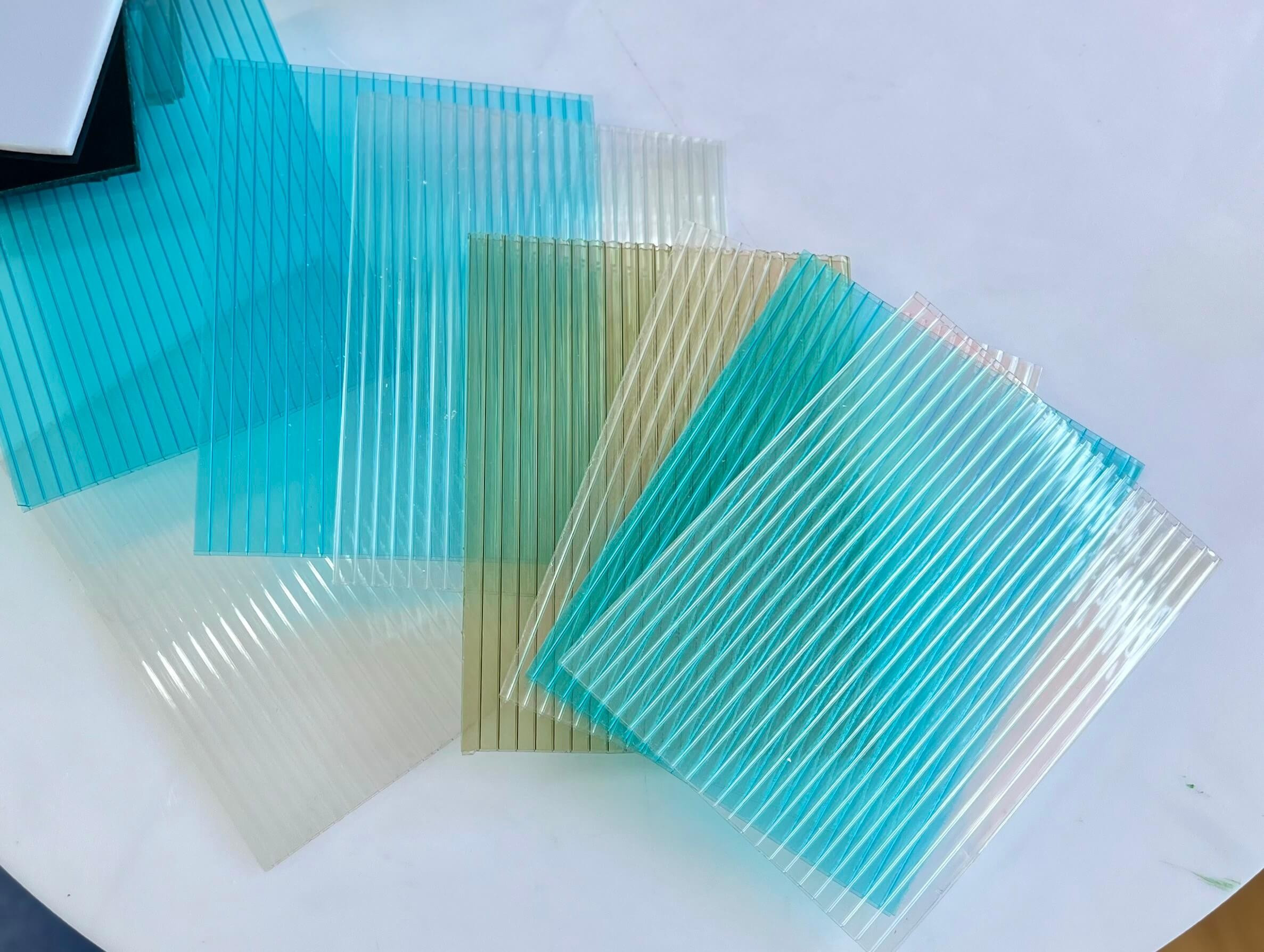 Tấm Polycarbonate Rỗng Rượu