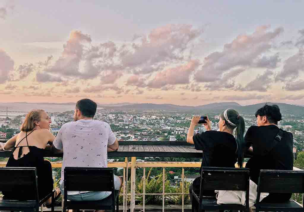 Chuồn chuồn Bistro