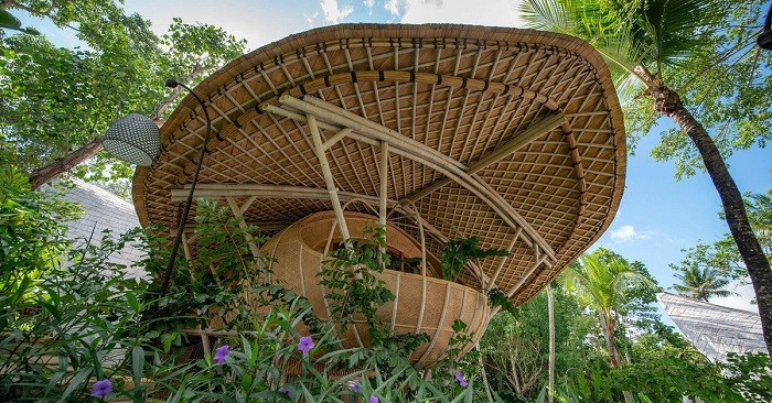 Ẩn mình trong làng Kaba Kaba (gần cảng Canggu và thị trấn Ubud), Ulaman thu hút mọi du khách muốn trải nghiệm du lịch thân thiện môi trường với dịch vụ tiện ích cao cấp.