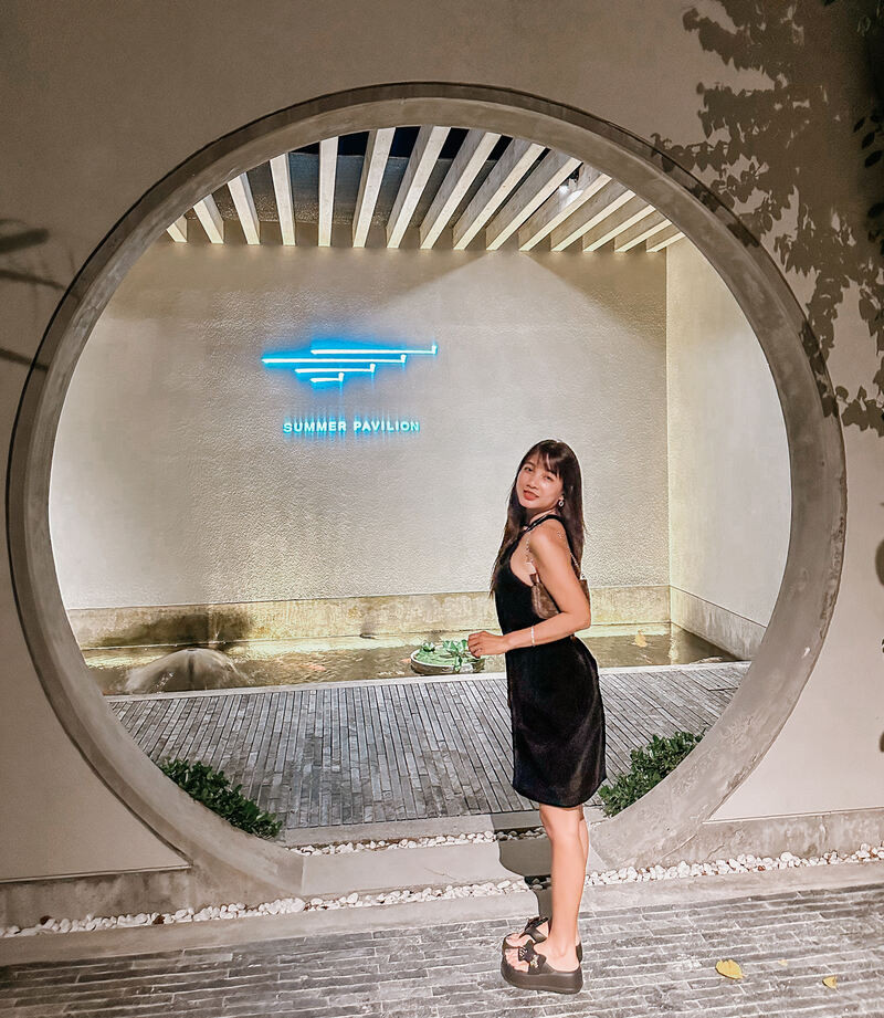 Ảnh cổng vào nhà hàng Summer Pavilion