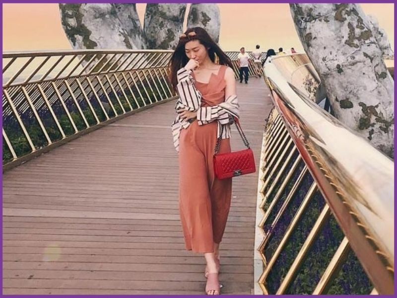 Áo hai dây và quần ống rộng tại Bà Nà Hill