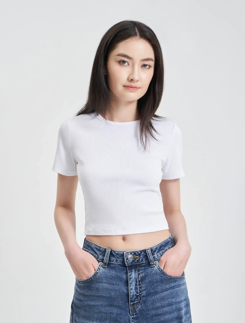 Áo Mongtoghi croptop thu hút