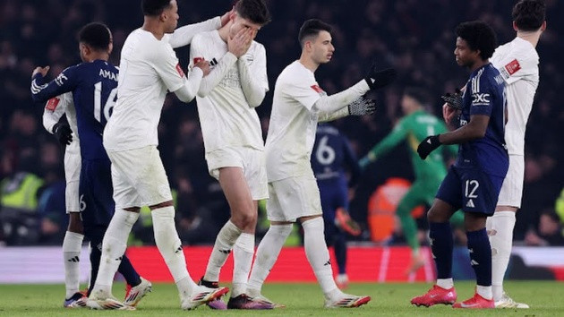 Arsenal ôm hận