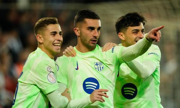 Barcelona hủy diệt Valencia để tiến vào bán kết Copa del Rey