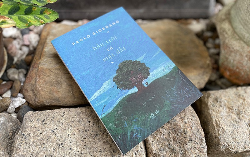 Review sách Bầu trời và mặt đất – Paolo Giordano