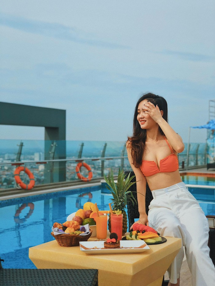 bể bơi khách sạn Mercure Hai Phong