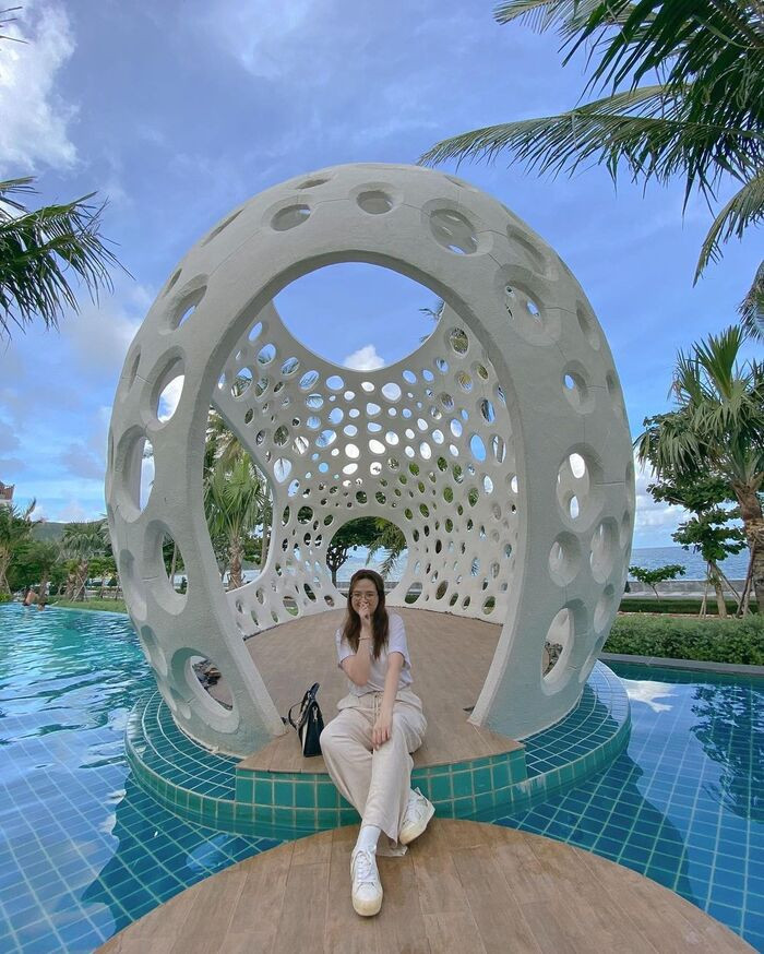 Bể bơi lớn tại The Secret Côn Đảo