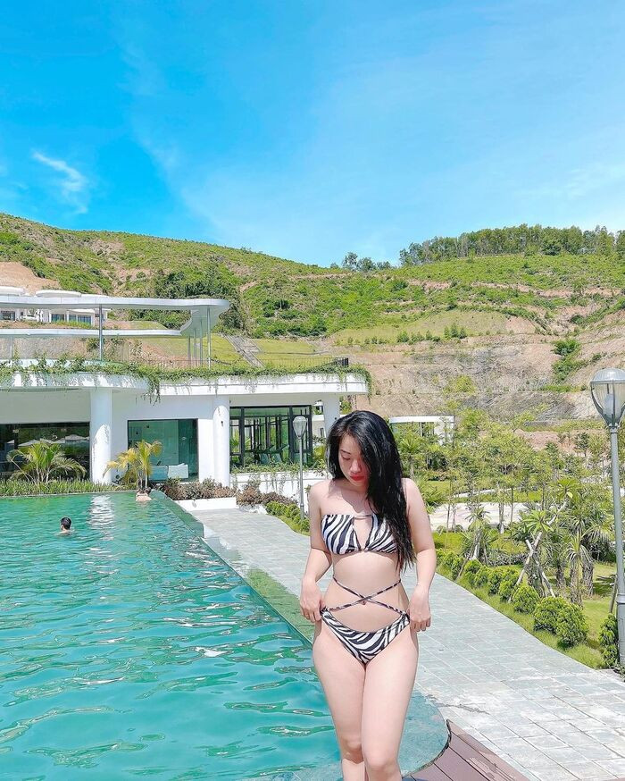 Bể bơi ngoài trời tại Ivory Resort Hòa Binh