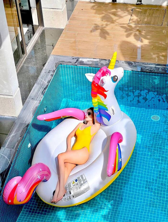 Bể bơi ngoài trời tại VIT Villa
