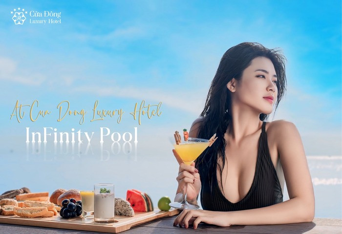 Bể bơi tại Cửa Đông Luxury Hotel
