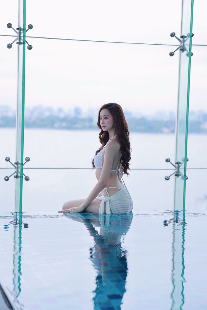 Bể bơi vô cực tại Oakwood Residence Hanoi