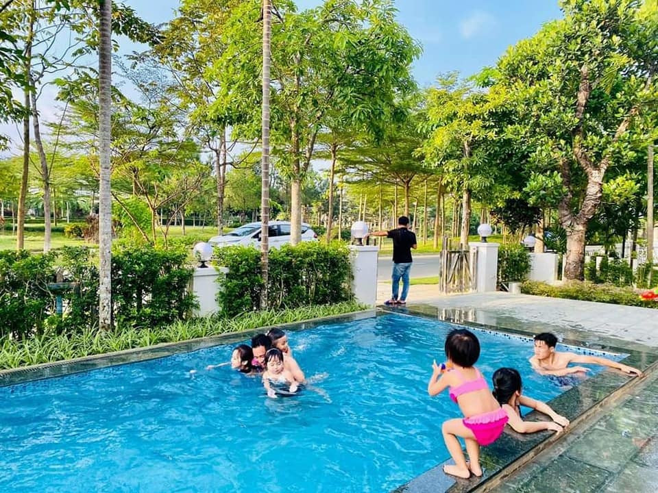 Bể Bơi Xanh Villa