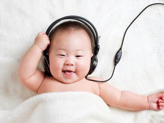 Áp dụng Montessori tại nhà cho trẻ 0 – 3 tháng tuổi