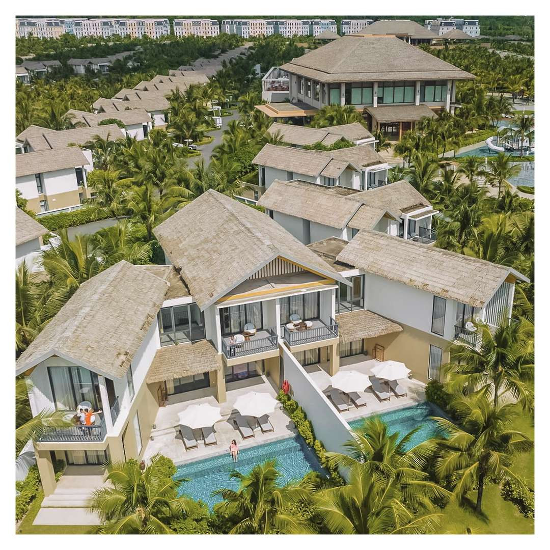Beachfront Pool Villa