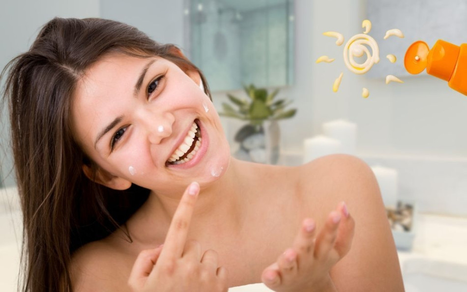 Bôi kem chống nắng đầy đủ sau khi dưỡng trắng bằng nha đam