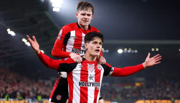 Brentford ghi bàn gỡ hòa