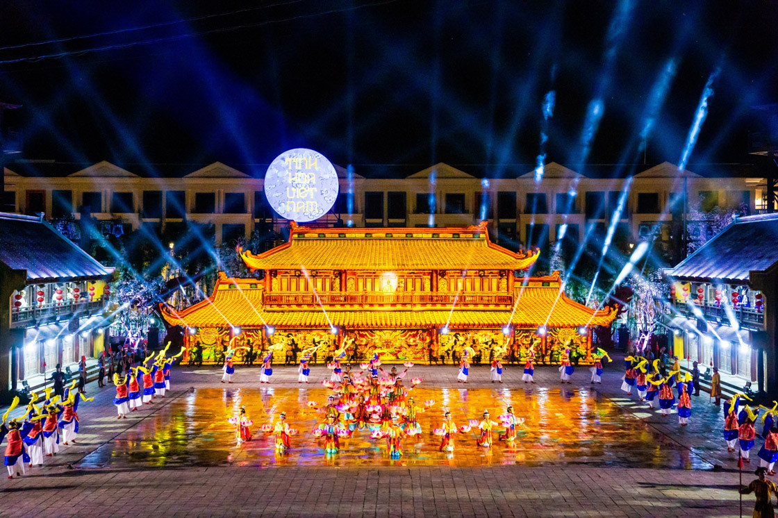 Buổi biểu diễn &quot;Tinh Hoa Việt Nam&quot; - hành trình khám phá văn hóa