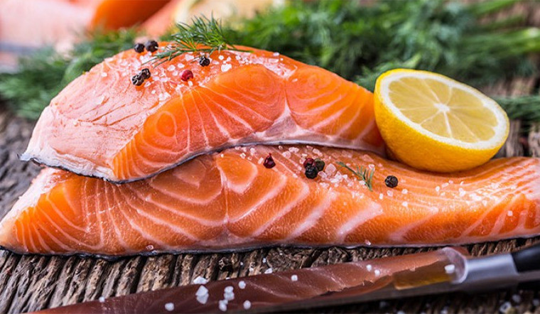 Cá hồi chứa omega-3 tốt cho sức khỏe