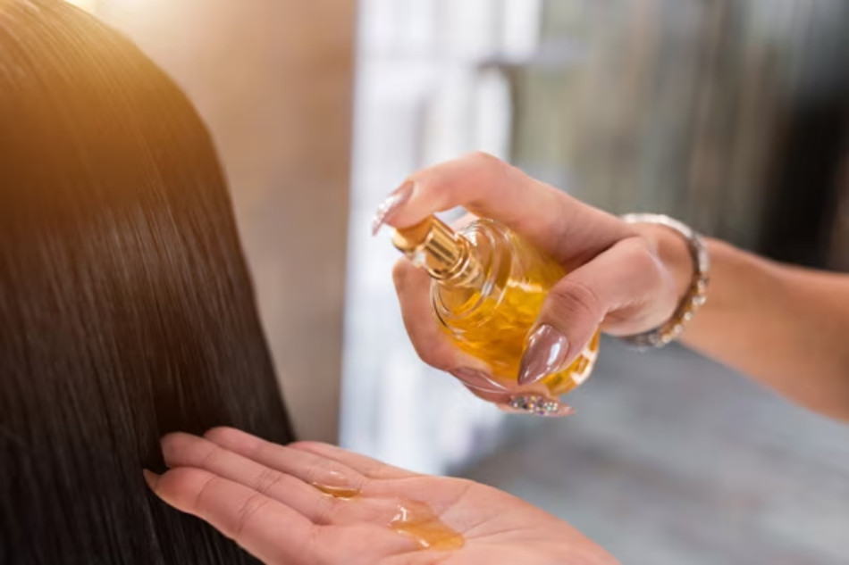 Các sản phẩm dưỡng giúp bảo vệ tóc khỏi tác động bên ngoài