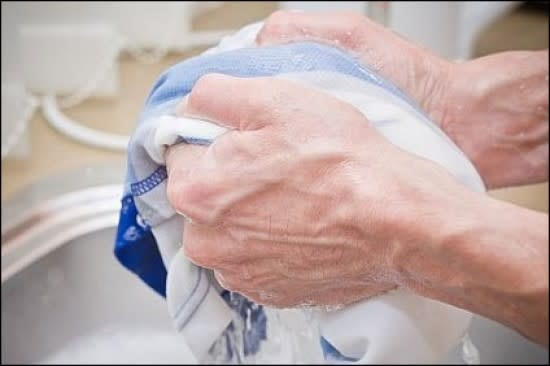 Cách giặt đồ lót bằng tay
