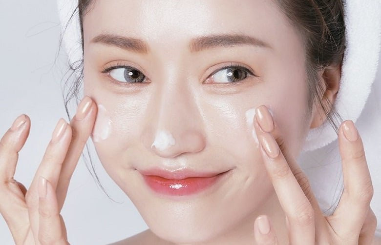 Cách sử dụng kem dưỡng se khít lỗ chân lông cho da khô hiệu quả