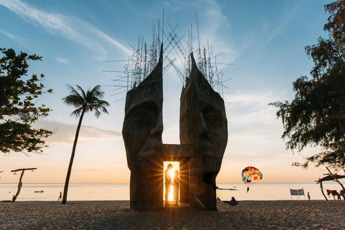 Cặp đôi check-in Sunset Sanato Phú Quốc