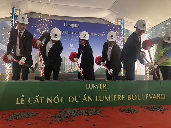 Dự án Lumière Boulevard của Masterise Homes chính thức cất nóc