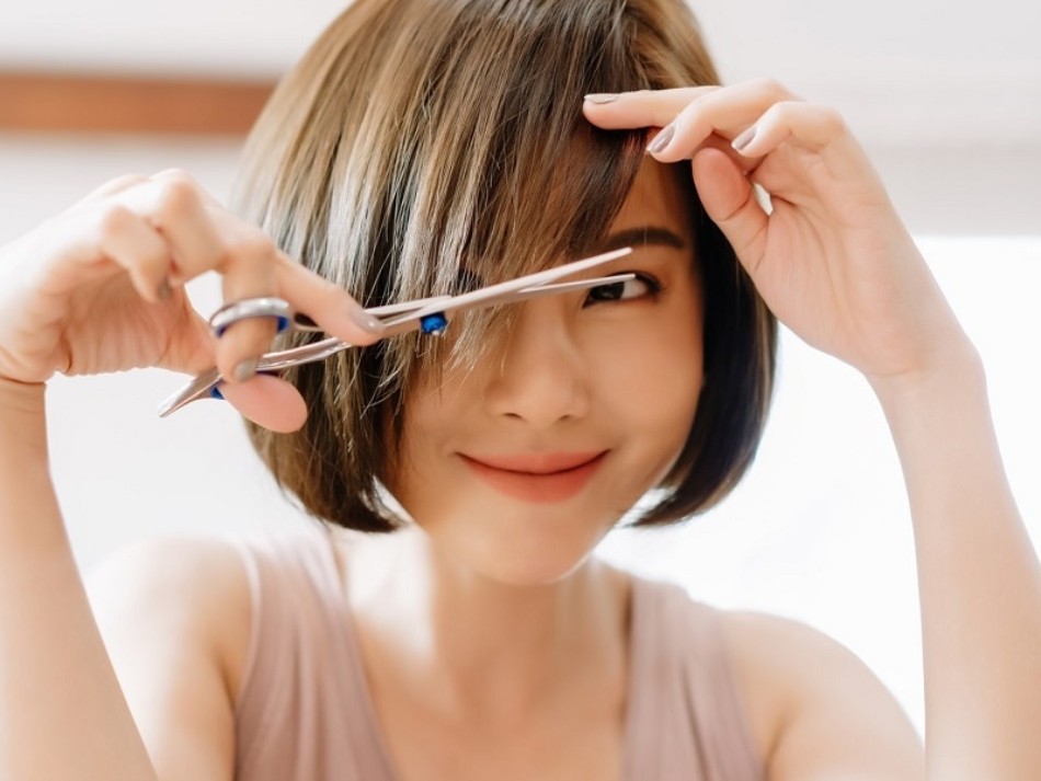 Cắt Tỉa Tóc Thường Xuyên Vào Mùa Đông
