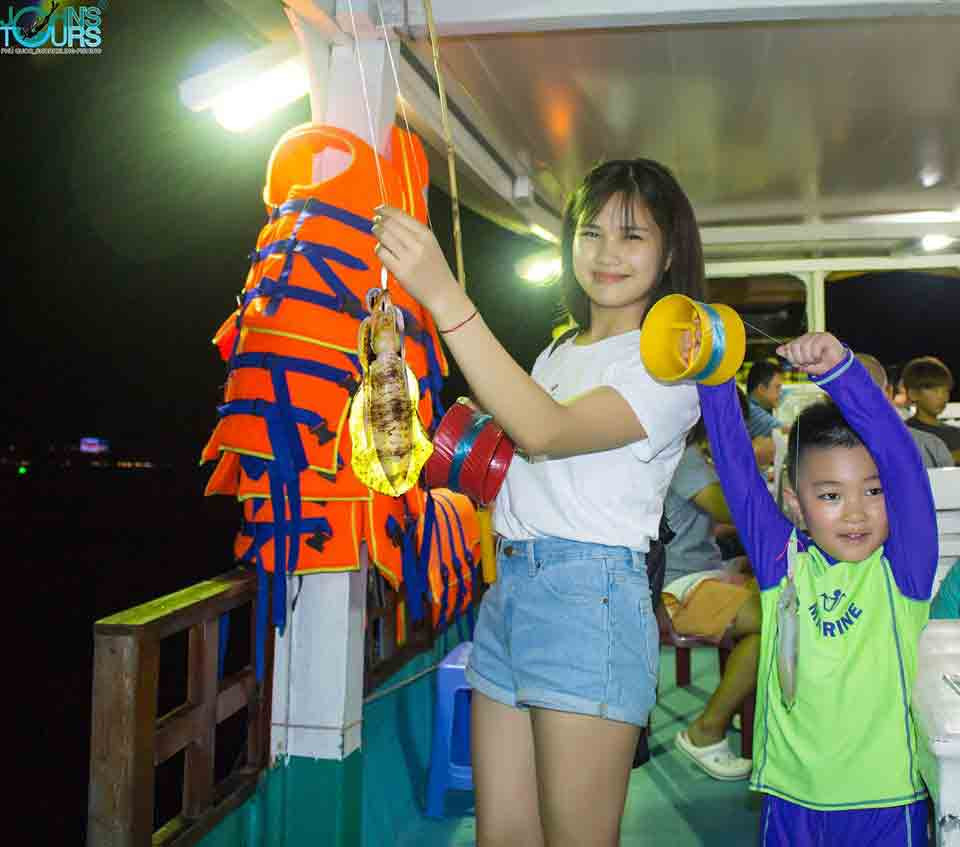 Câu mực đêm Phú Quốc