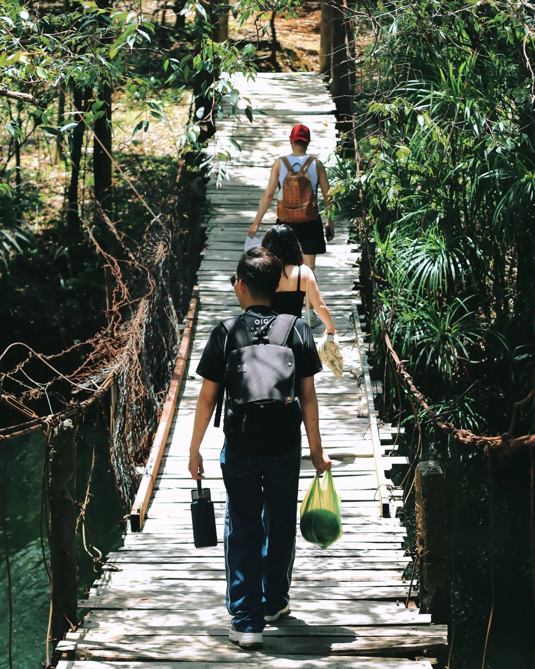 Cầu treo Suối Đá Bàn