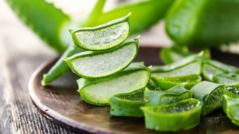 Chăm sóc da mặt bằng nha đam