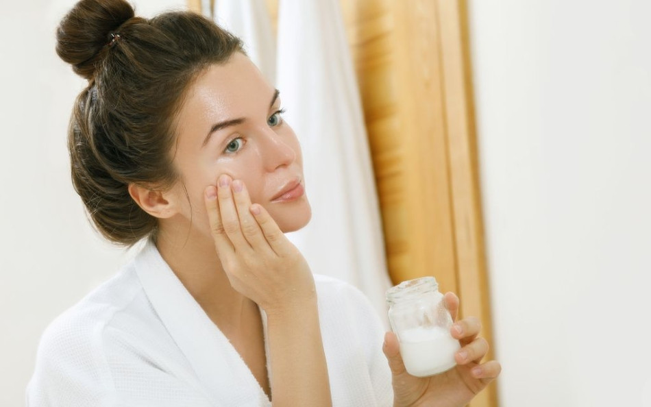Chăm sóc da nhạy cảm sau khi đắp mặt nạ