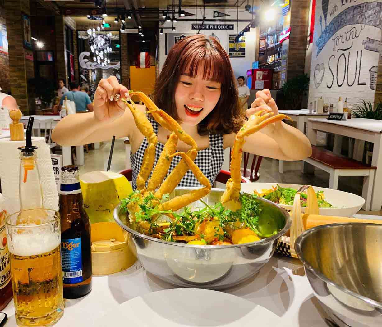 Chân cua hoàng đế tại Crab House Phú Quốc