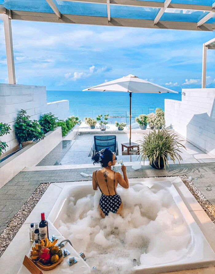 Check-in cùng bồn tắm