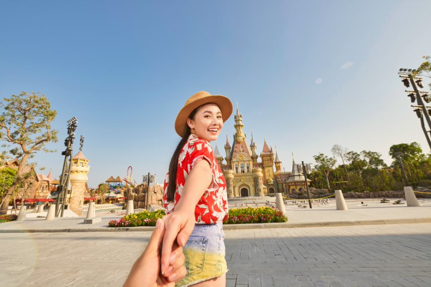 Check-in lâu đài trung tâm tại VinWonders Phú Quốc