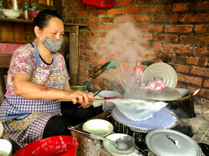 Chi phí thuê nhân công làm bánh cuốn