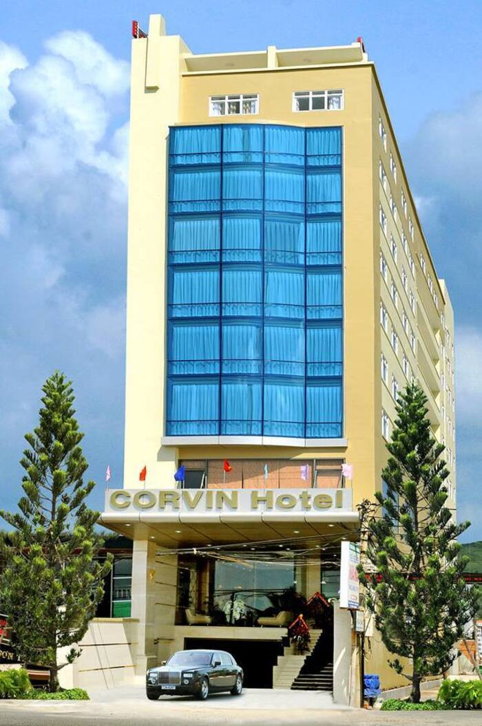 Chiêm ngưỡng toàn cảnh view biển thơ mộng từ trên cao tại Corvin Hotel Vũng Tàu