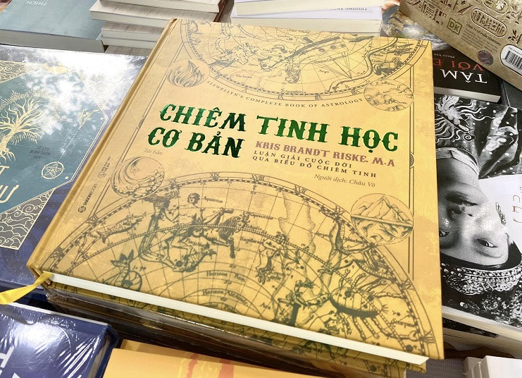 Chiêm tinh học cơ bản của Kris Brandt Riske