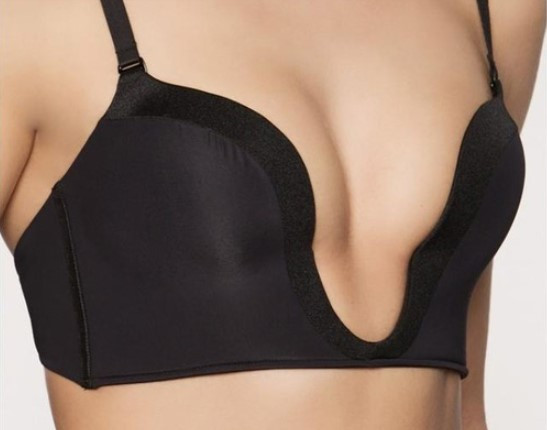 Chọn Áo Lót Ngực Chữ U Mặc Váy Cưới Khoét Xẻ Sâu