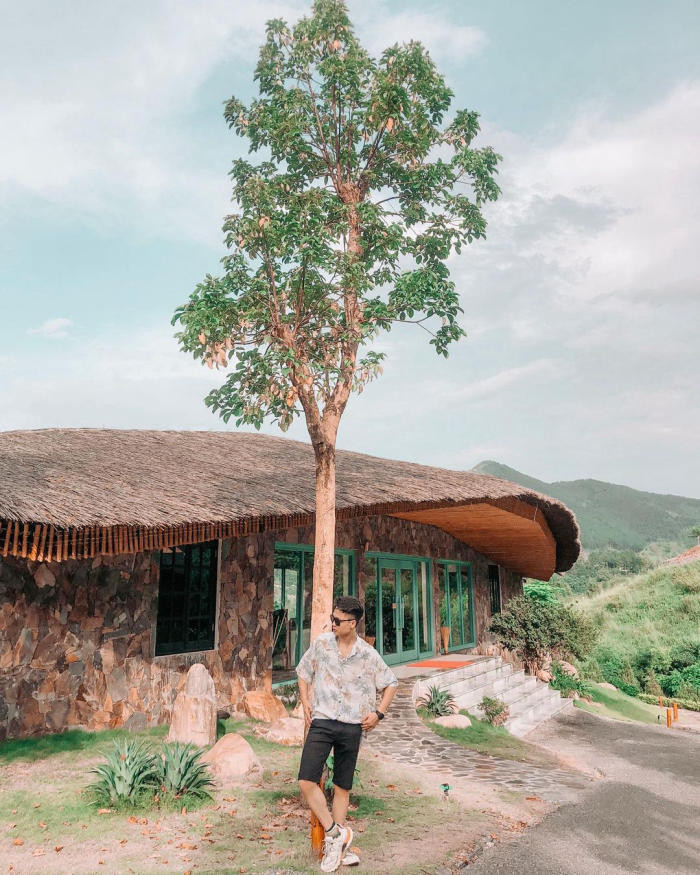 Lạc vào ‘tiên cảnh’ thơ mộng giữa núi rừng hoang sơ tại Le Champ Tú Lệ Resort đẳng cấp